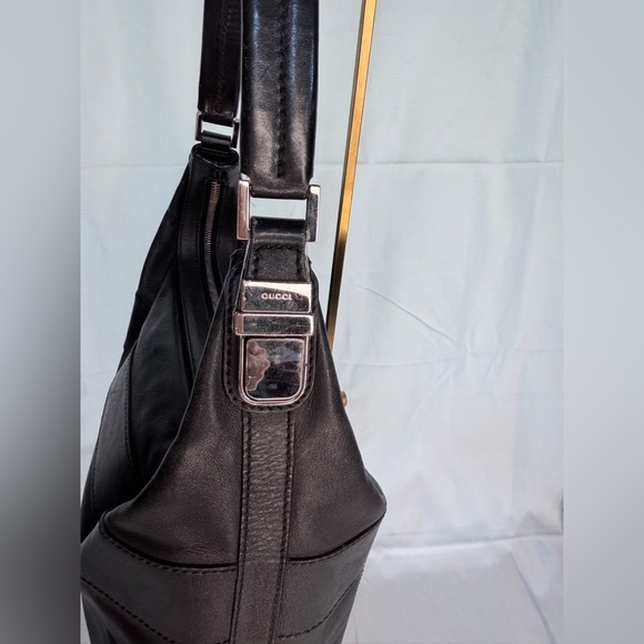 Gucci Black Leather Shoulder Bag - Picture 4 of 9